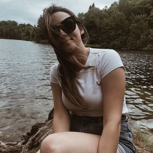 Meet your Posher, Layla